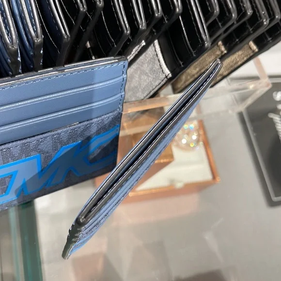 Michael Kors Cooper Graphic Logo Tall Card Case Denim Multi 36S3LCOD2B
NWT - Picture 10 of 16